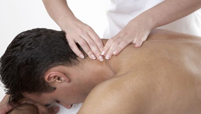 massage pour l'ostéochondrose de la colonne vertébrale